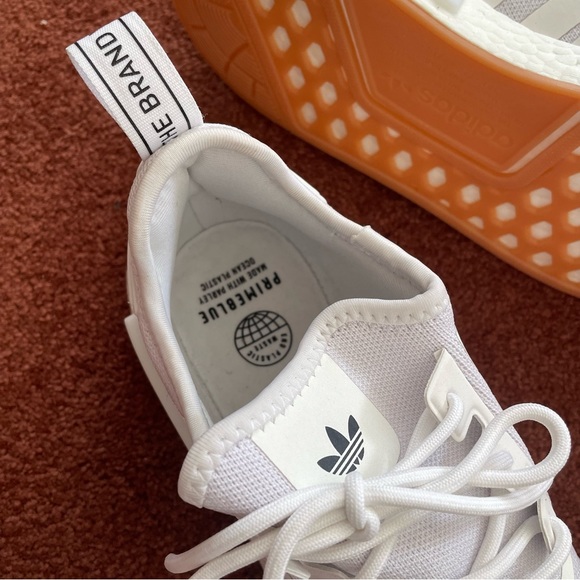 Adidas NMD_R1 Primeblue Cloud White/Gum, size 9.5 men's - Picture 3 of 6